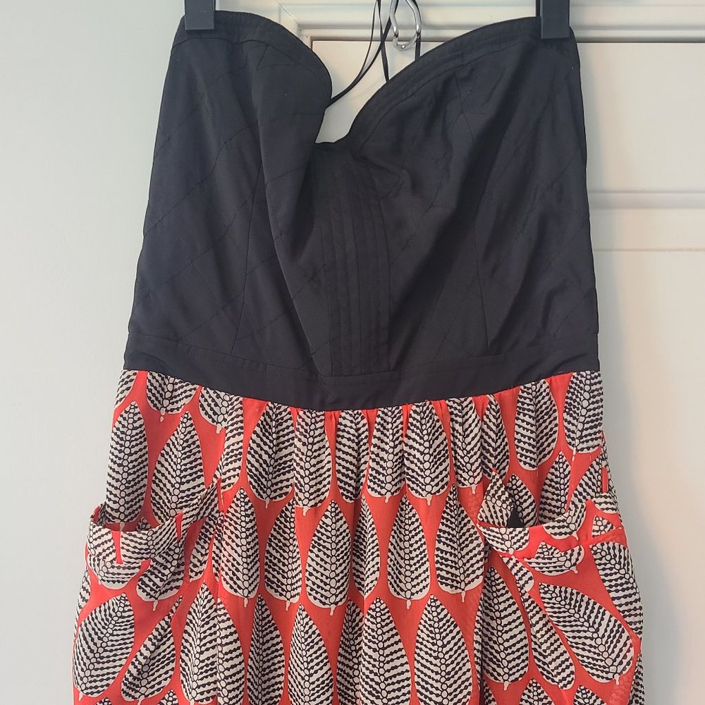 Short Cute Strapless Dress in Size Large